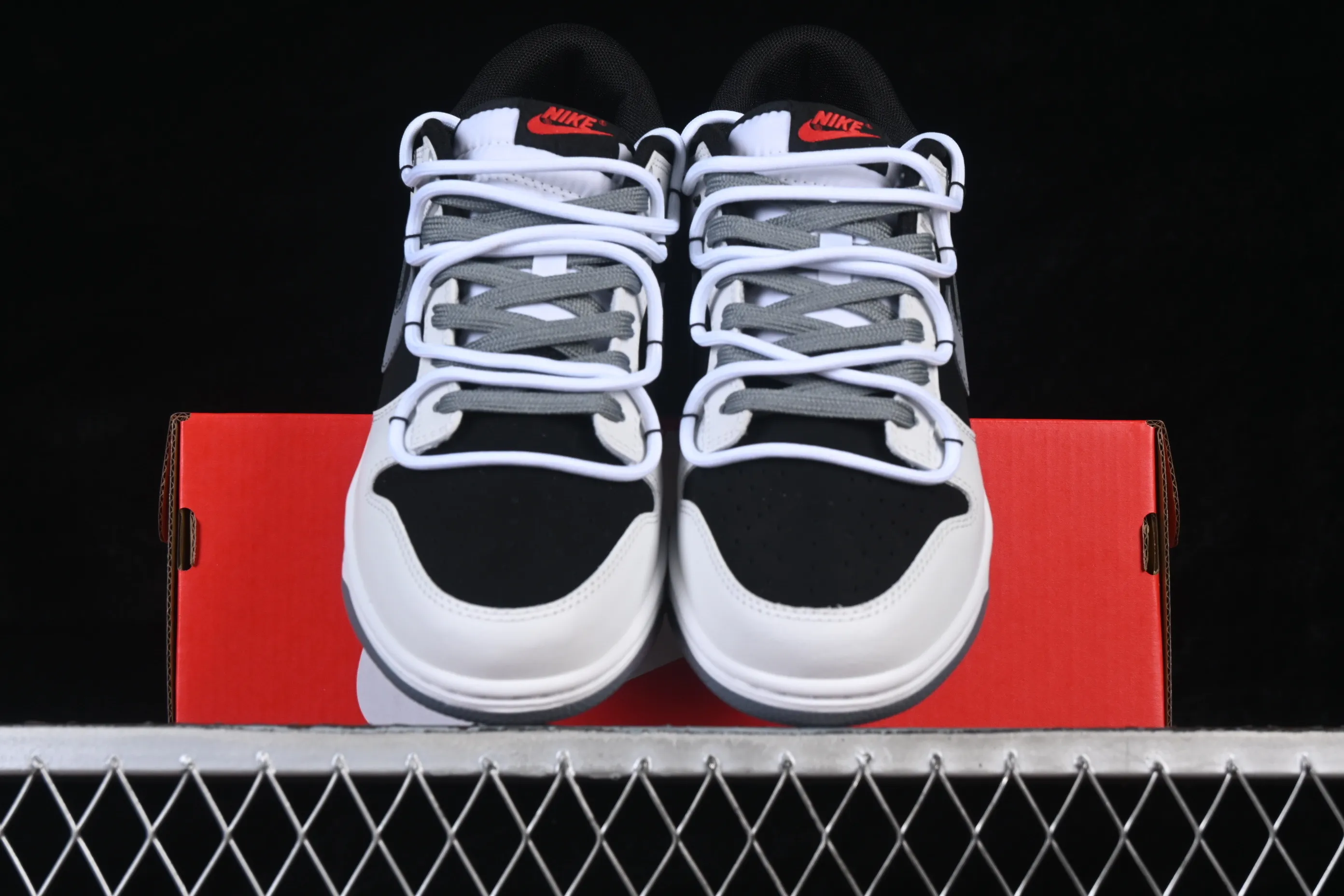 All categories Nk SB Dunk Series Nk SB Dunk Low High-end customized low-top sneakers Nike SB Dunk Low straps Anniversary high-end customized low-top casual sneakers WG0716-152
